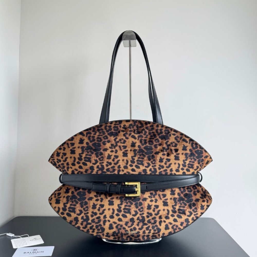 BALMAIN's new leopard print bag on the catwalk